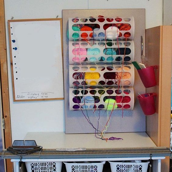 Yarn dispensers