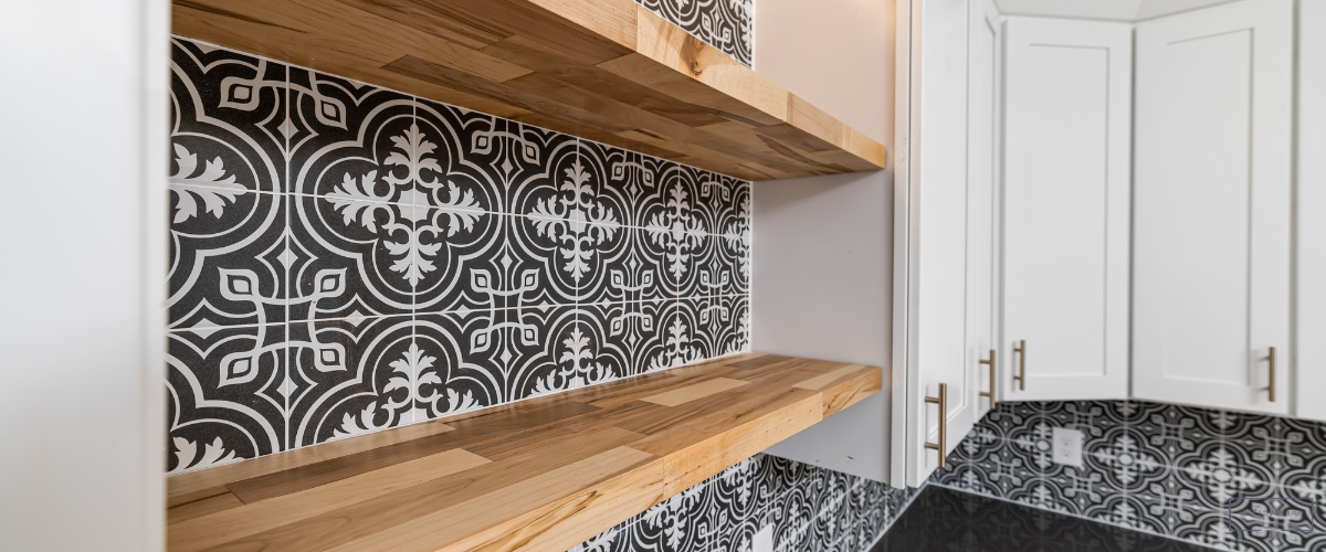 floating shelves between cabinets