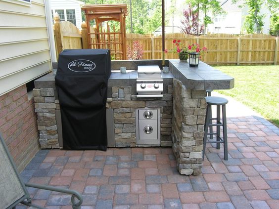 small l shaped backyard kitchen