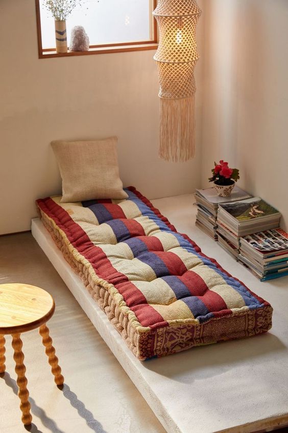 minimalistic daybed in living room