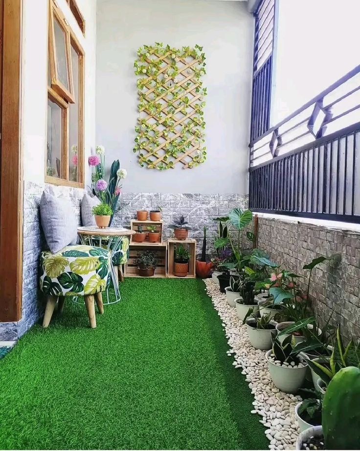 Artificial grass in a small balcony
