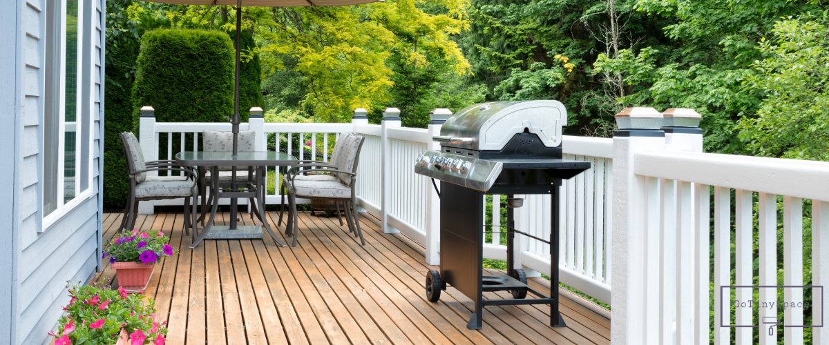 small deck furniture layouts