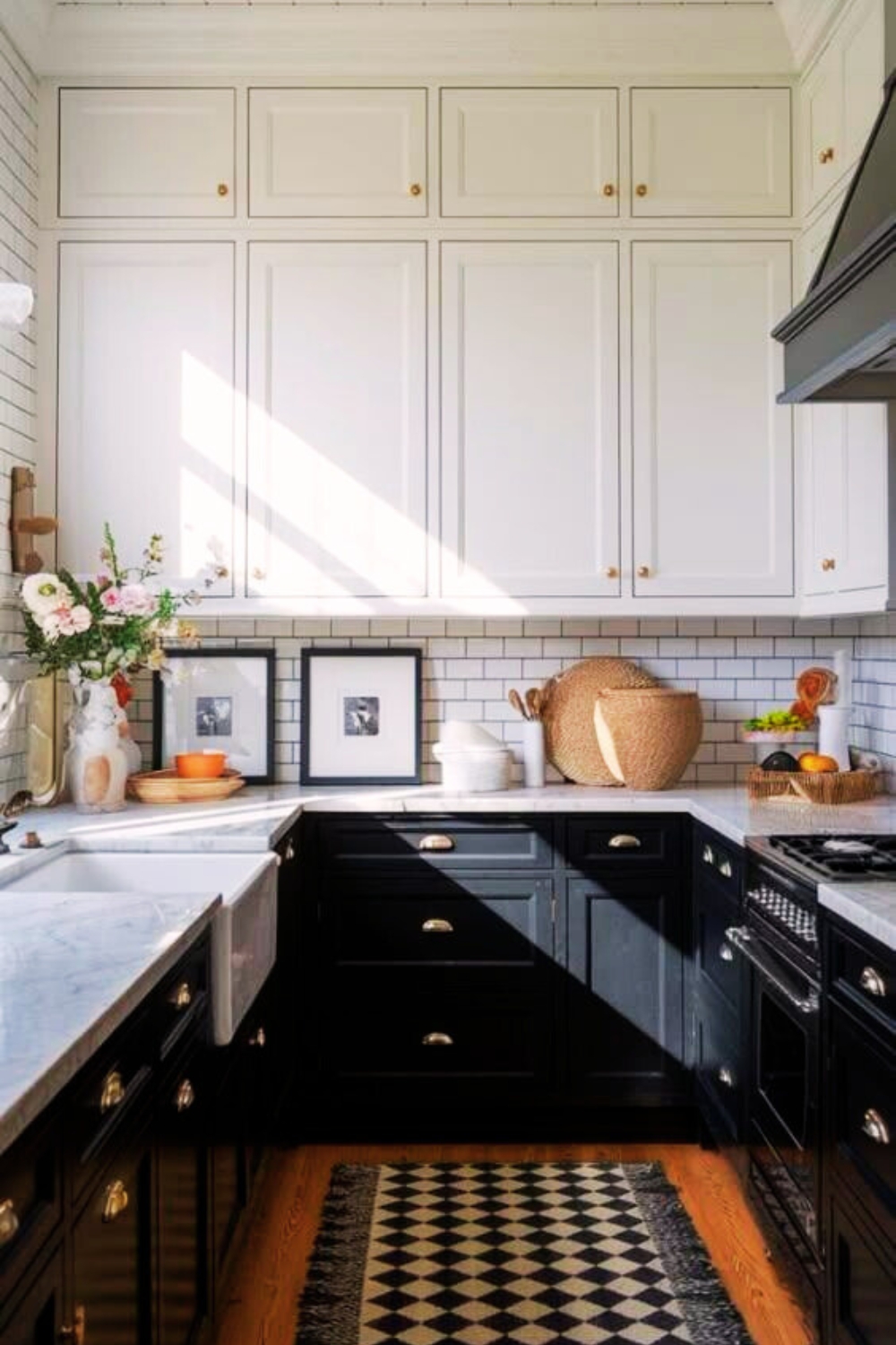 Black and White kitchen cabinets